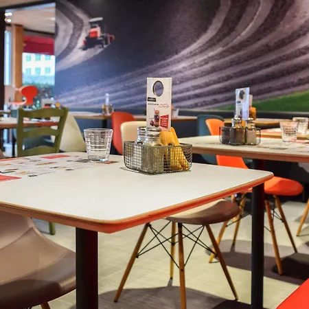 Ibis Saint-denis Stade Ouest 3*