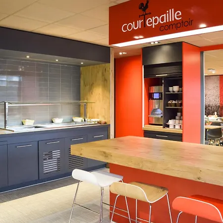 Ibis Saint-denis Stade Ouest Hotel 3*