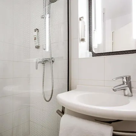 Ibis Saint-denis Stade Ouest 3* Сен-Дени