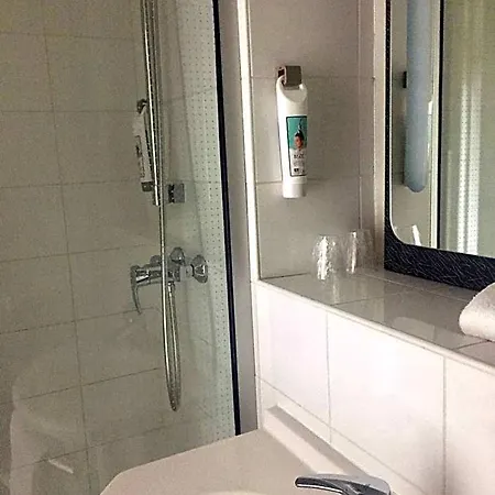 Ibis Saint-denis Stade Ouest 호텔 3*
