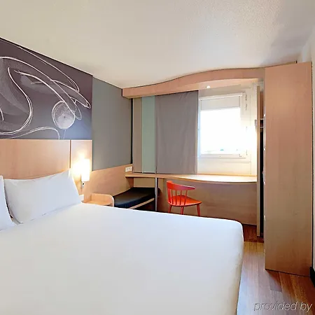 Ibis Saint-denis Stade Ouest Hotel 3*