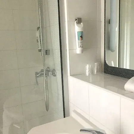 Ibis Saint-denis Stade Ouest 3*